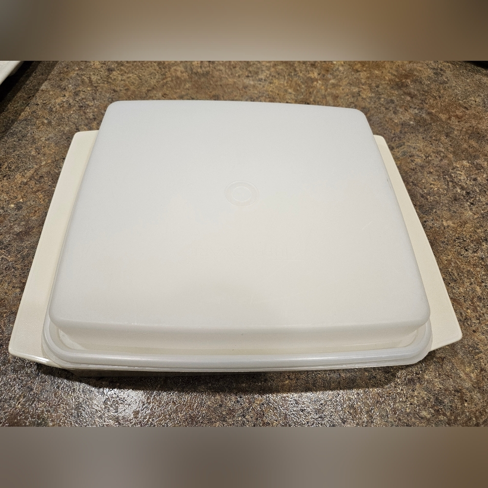 Vintage TUPPERWARE Deviled Egg Keeper Carrier Tray with 2 Egg Holders + Lid - Picture 2 of 5